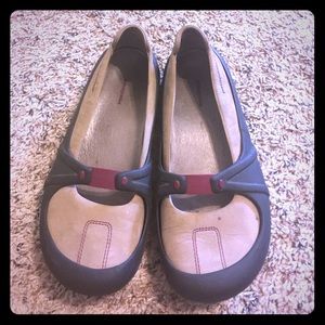 Patagonia slip on leather shoes! Size 8